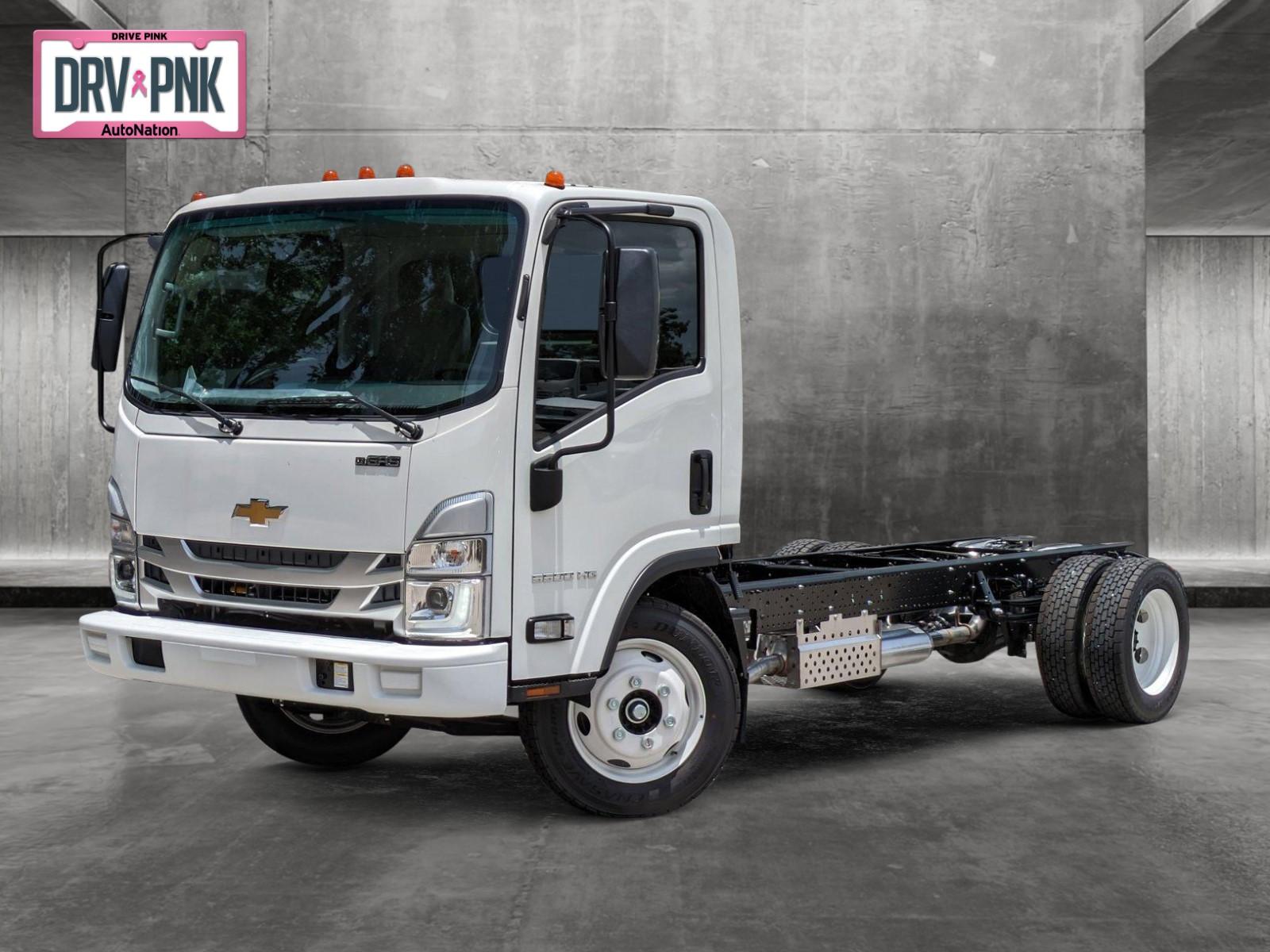 2025 Chevrolet Low Cab Forward 5500 HG Vehicle Photo in GREENACRES, FL 33463-3207