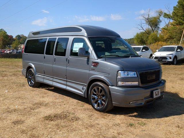 2024 GMC Savana Cargo 2500 Vehicle Photo in ALBERTVILLE, AL 35950-0246