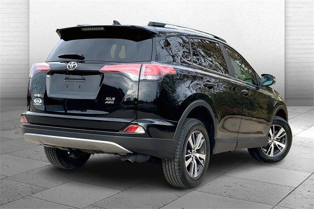 2018 Toyota RAV4 Vehicle Photo in KANSAS CITY, MO 64114-4502