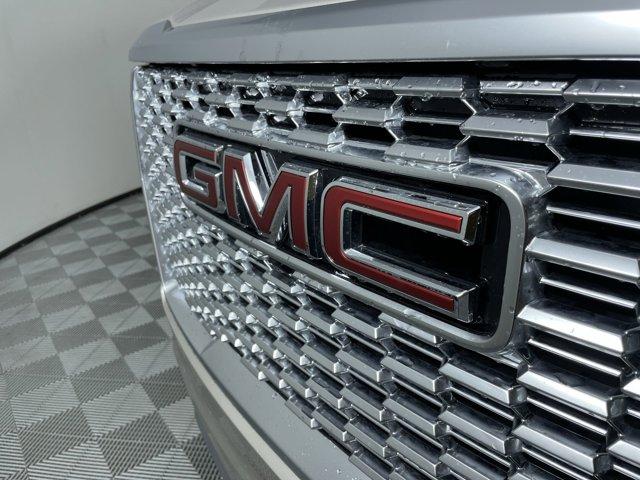 2024 GMC Yukon XL Vehicle Photo in GILBERT, AZ 85297-0402