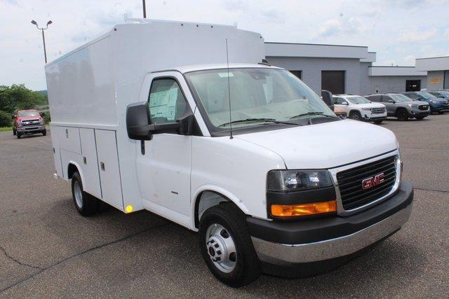 2024 GMC Savana Cutaway 3500 Vehicle Photo in SAINT CLAIRSVILLE, OH 43950-8512