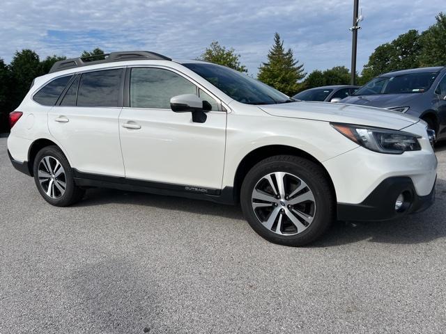 2019 Subaru Outback Vehicle Photo in Highland, IN 46322-2506