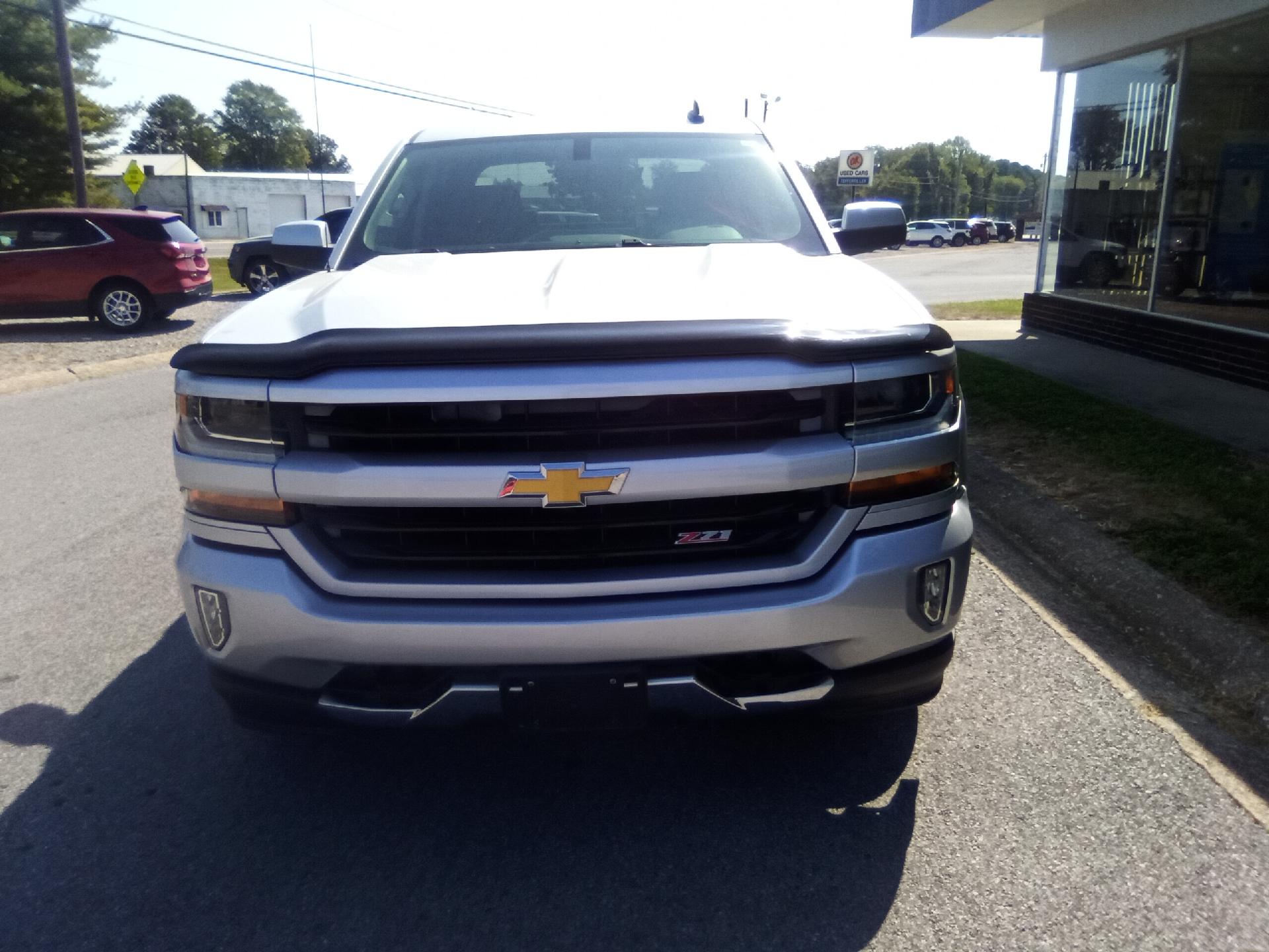 Used 2017 Chevrolet Silverado 1500 LT with VIN 3GCUKREC8HG139786 for sale in Mc Leansboro, IL