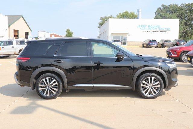 Used 2022 Nissan Pathfinder Platinum with VIN 5N1DR3DF9NC202134 for sale in Waverly, IA