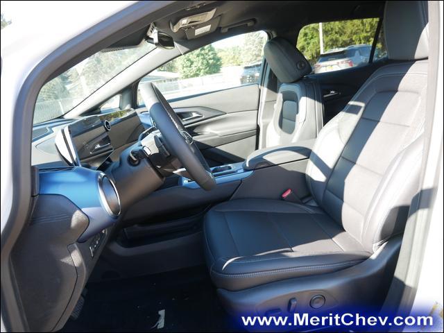 2024 Chevrolet Equinox EV Vehicle Photo in MAPLEWOOD, MN 55119-4794