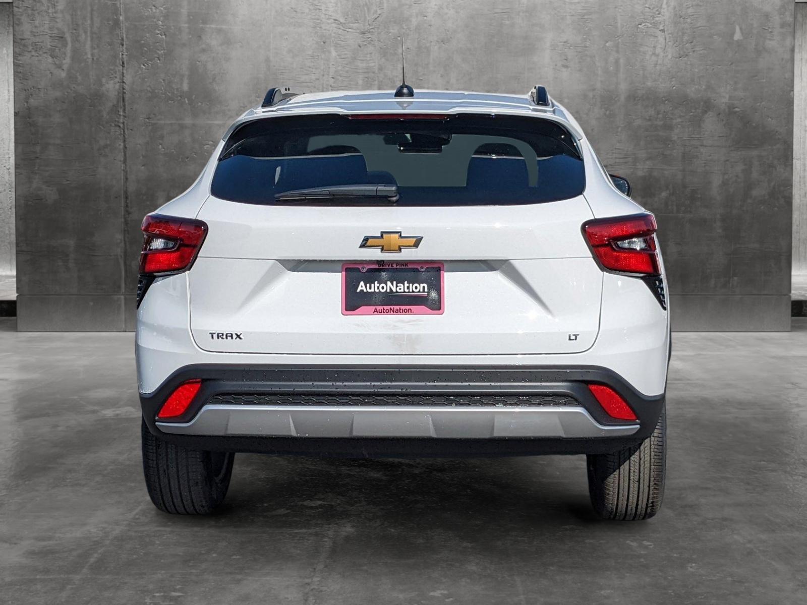 2025 Chevrolet Trax Vehicle Photo in VALENCIA, CA 91355-1705