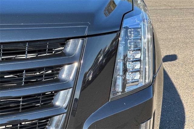 2020 Cadillac Escalade Vehicle Photo in ELK GROVE, CA 95757-8703