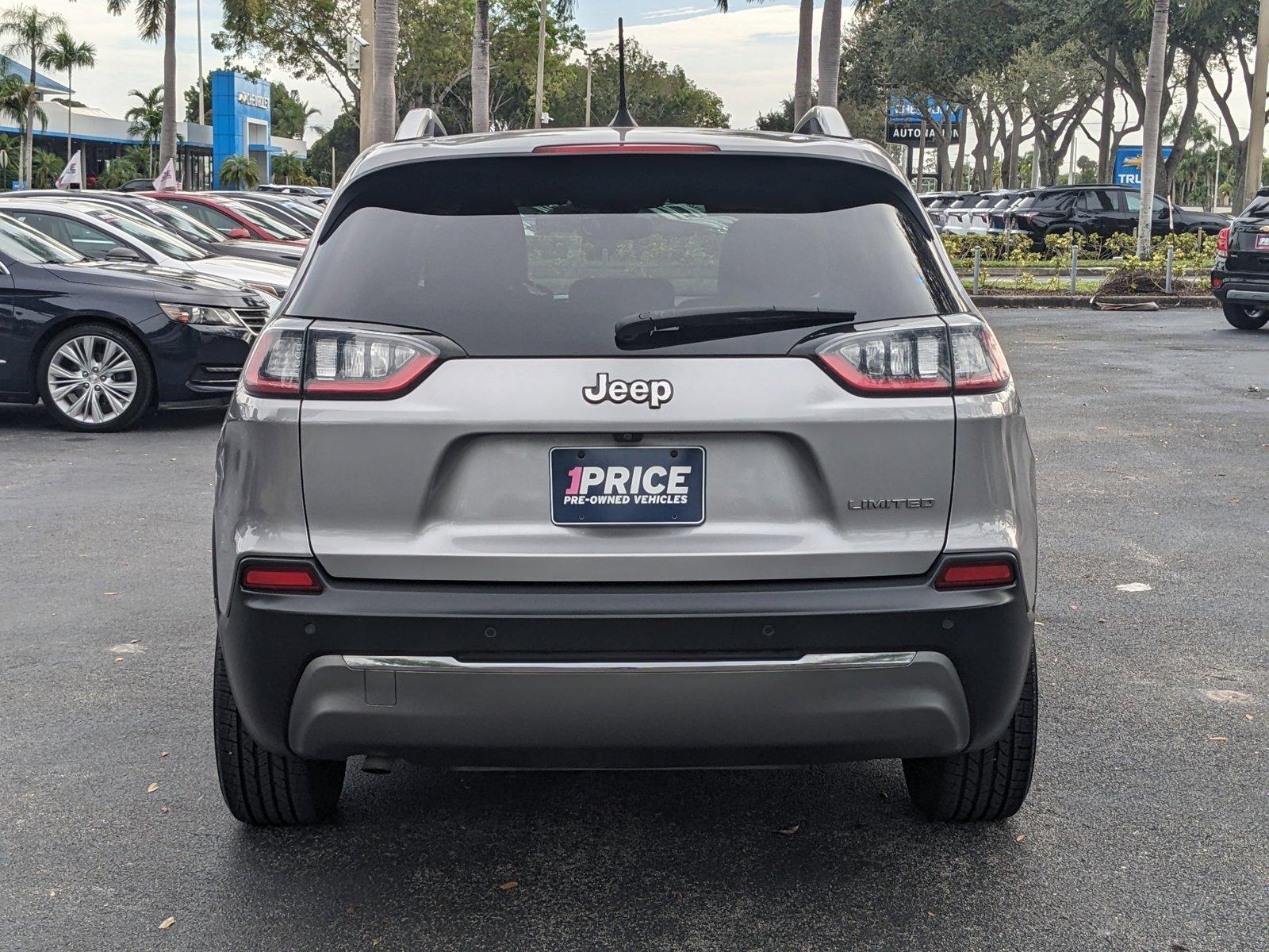 2019 Jeep Cherokee Vehicle Photo in GREENACRES, FL 33463-3207