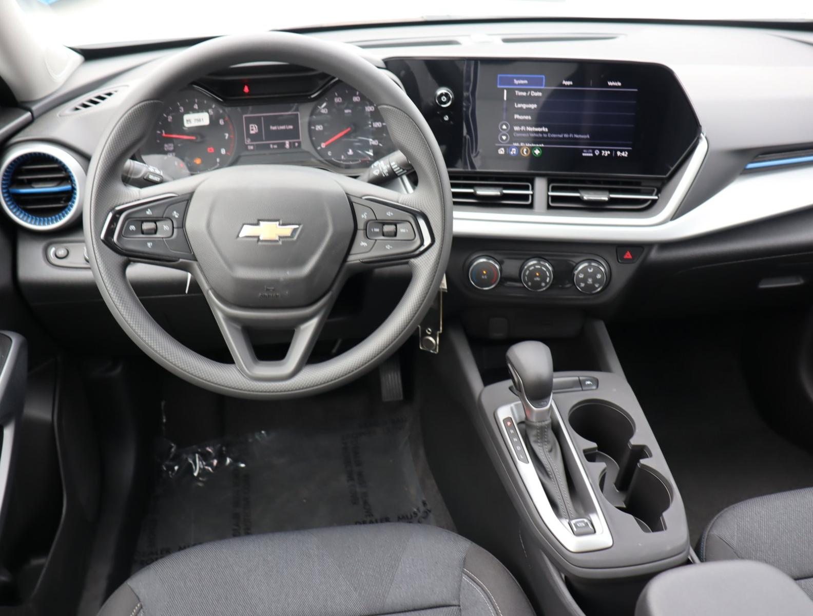 2024 Chevrolet Trax Vehicle Photo in LOS ANGELES, CA 90007-3794