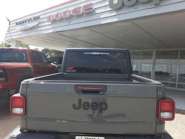 2022 Jeep Gladiator Vehicle Photo in Ennis, TX 75119-5114