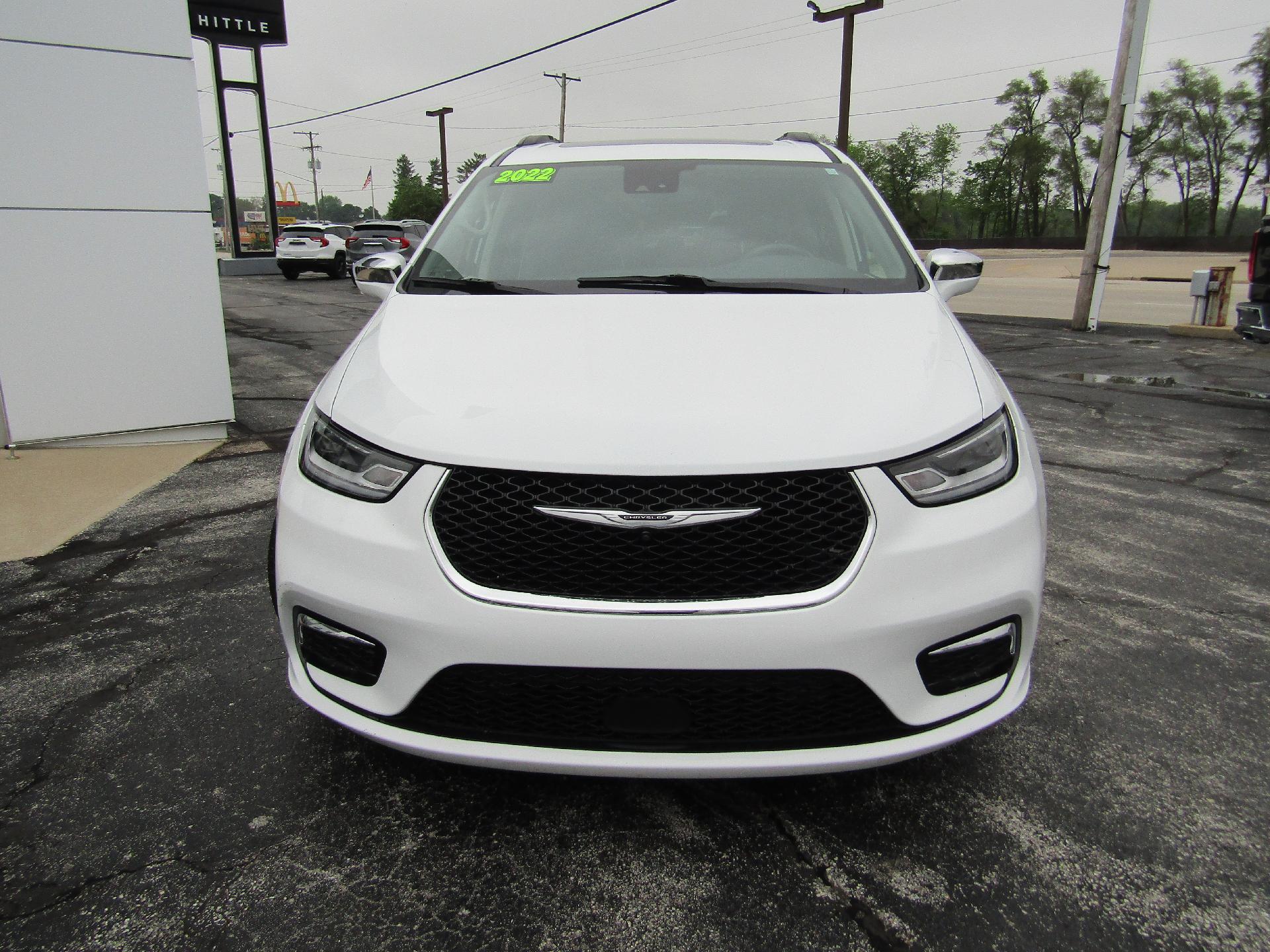 2022 Chrysler Pacifica Vehicle Photo in GREENVILLE, OH 45331-1026