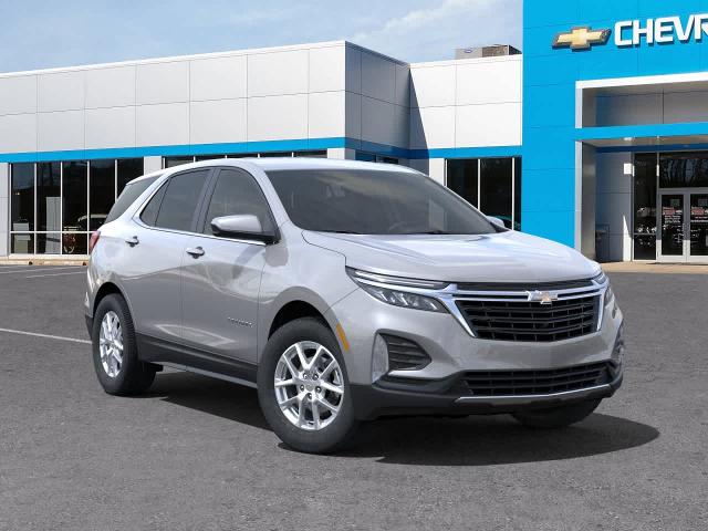 2024 Chevrolet Equinox Vehicle Photo in MOON TOWNSHIP, PA 15108-2571