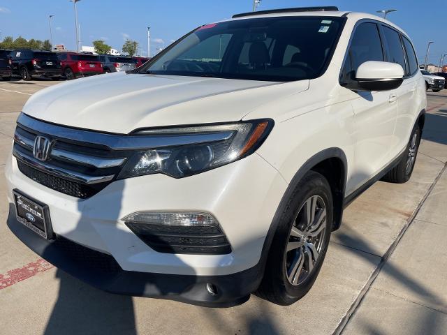 2017 Honda Pilot Vehicle Photo in Terrell, TX 75160