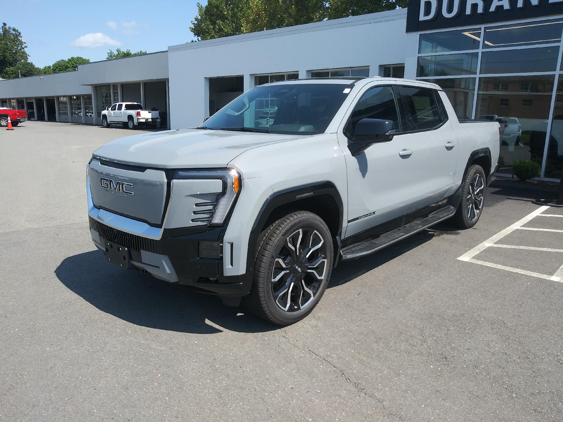 2024 GMC Sierra EV Vehicle Photo in LEOMINSTER, MA 01453-2952