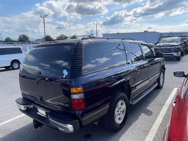 2005 Chevrolet Suburban Vehicle Photo in ALCOA, TN 37701-3235