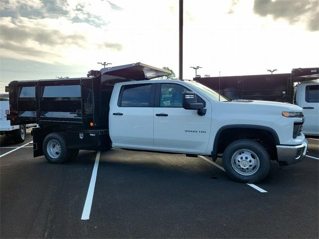 2024 Chevrolet Silverado 3500 HD Chassis Cab Vehicle Photo in MILFORD, DE 19963-6122