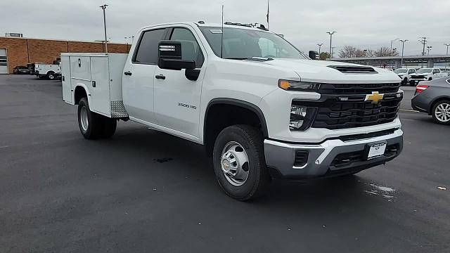 2024 Chevrolet Silverado 3500 HD CC Vehicle Photo in JOLIET, IL 60435-8135