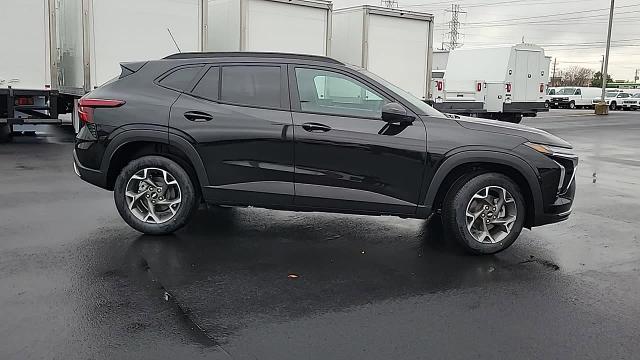 2025 Chevrolet Trax Vehicle Photo in JOLIET, IL 60435-8135