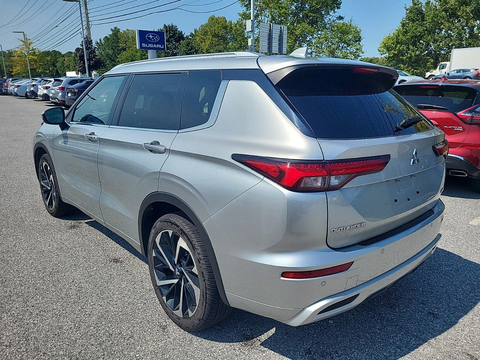 2022 Mitsubishi Outlander Vehicle Photo in Mechanicsburg, PA 17050-2306