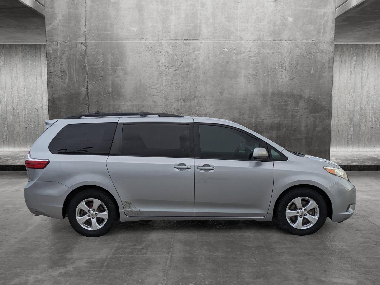 2015 Toyota Sienna Vehicle Photo in Corpus Christi, TX 78415