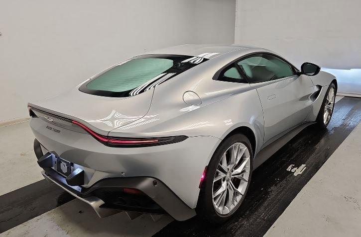 2021 Aston Martin Vantage Vehicle Photo in Saint Charles, IL 60174