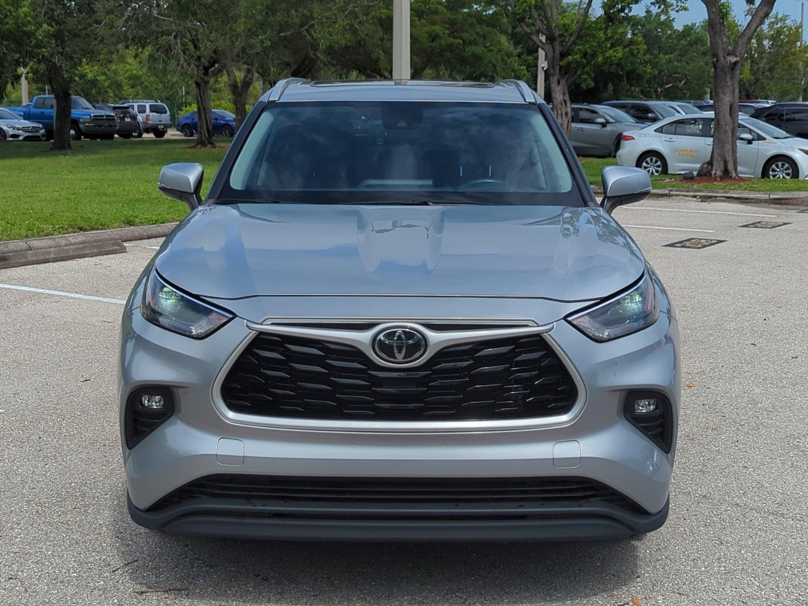 2022 Toyota Highlander Vehicle Photo in Ft. Myers, FL 33907