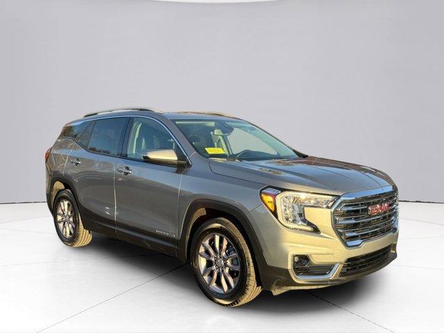 2023 GMC Terrain Vehicle Photo in LEOMINSTER, MA 01453-2952