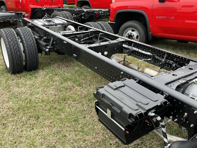 2025 Chevrolet 5500 HG LCF Gas Vehicle Photo in ALCOA, TN 37701-3235