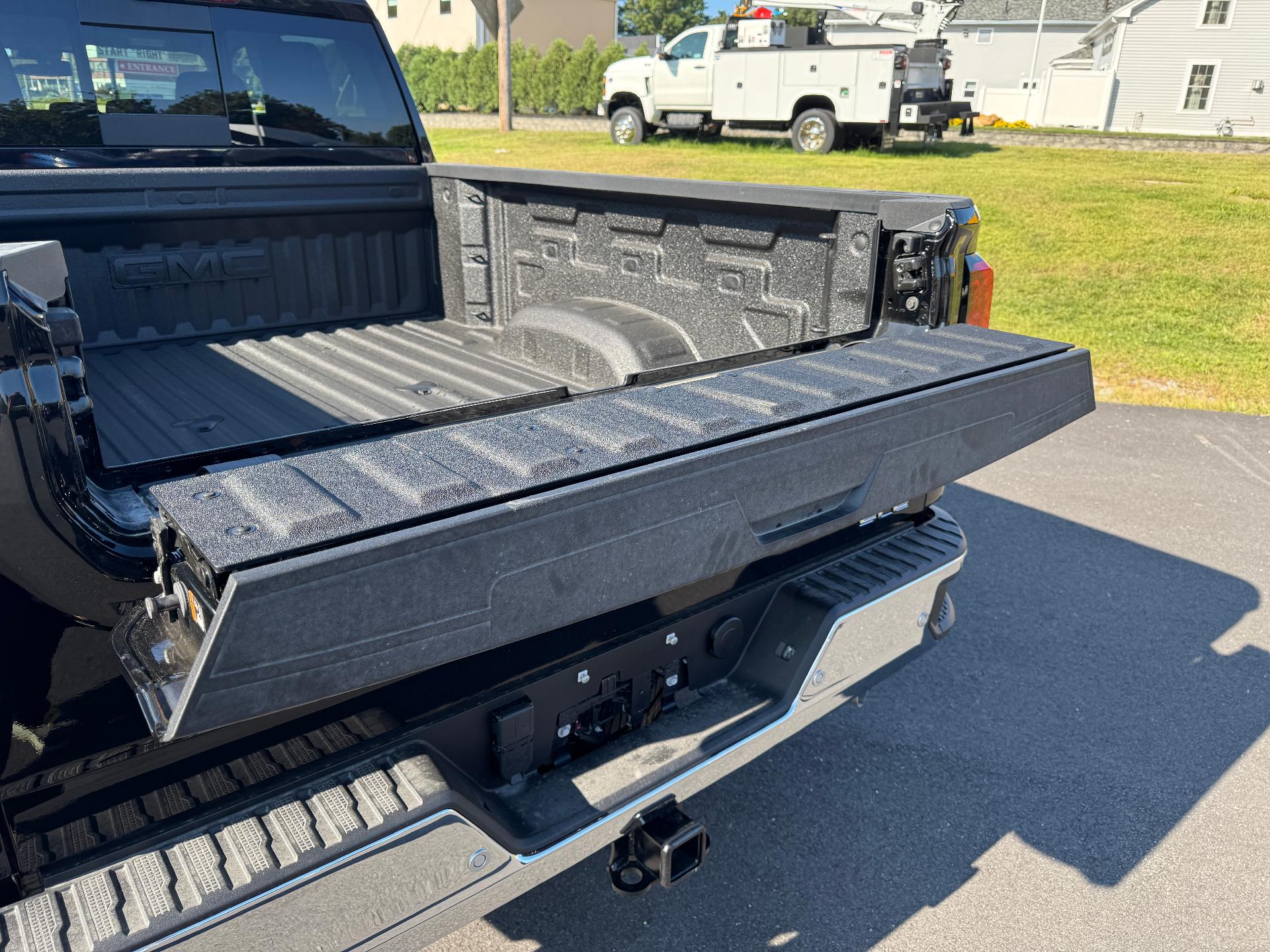 2024 GMC Sierra 2500 HD Vehicle Photo in LEOMINSTER, MA 01453-2952