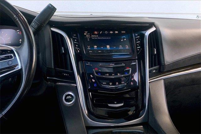 2019 Cadillac Escalade Vehicle Photo in TOPEKA, KS 66609-0000