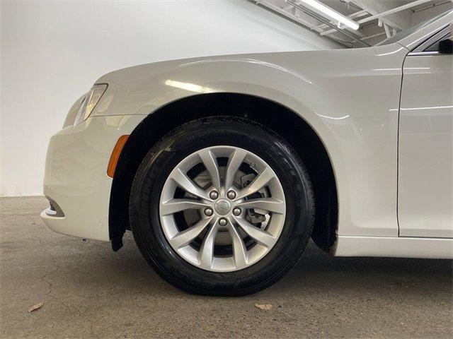 2022 Chrysler 300 Vehicle Photo in PORTLAND, OR 97225-3518