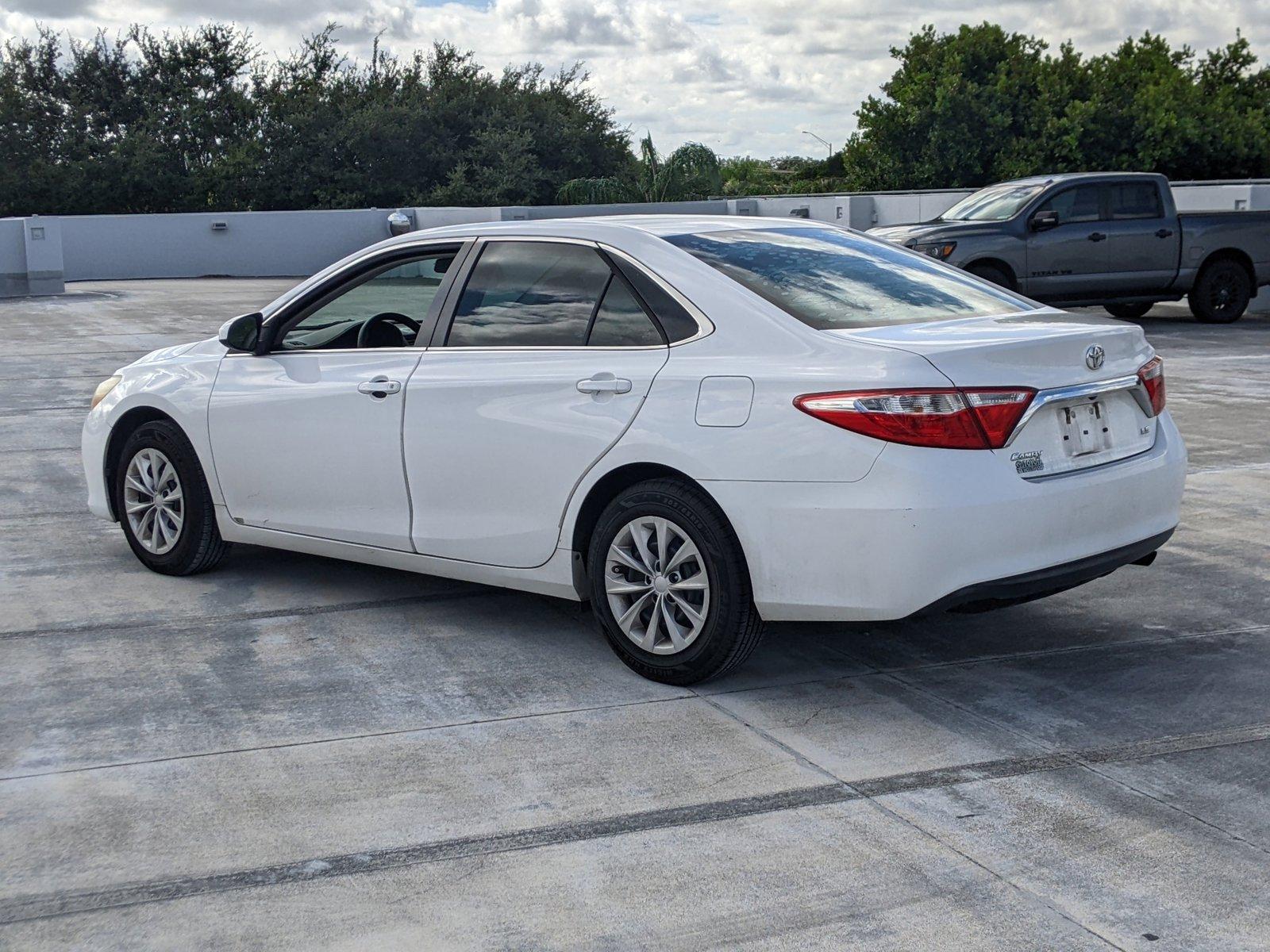 2015 Toyota Camry Vehicle Photo in Pembroke Pines , FL 33084