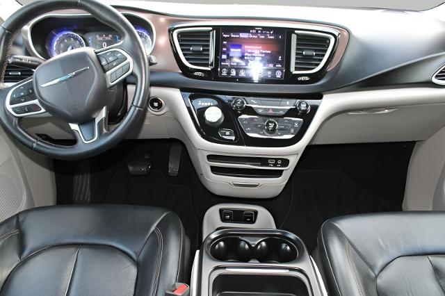 2017 Chrysler Pacifica Vehicle Photo in MADISON, WI 53713-3220