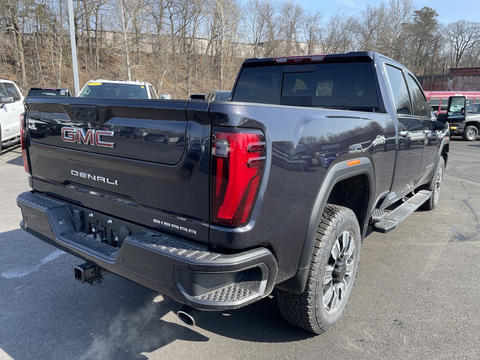 2024 GMC Sierra 2500 HD Vehicle Photo in LEOMINSTER, MA 01453-2952