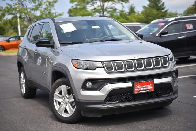 Used 2022 Jeep Compass Latitude with VIN 3C4NJDBB6NT104432 for sale in Ballwin, MO