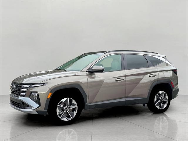 2025 Hyundai TUCSON Hybrid Vehicle Photo in Green Bay, WI 54304