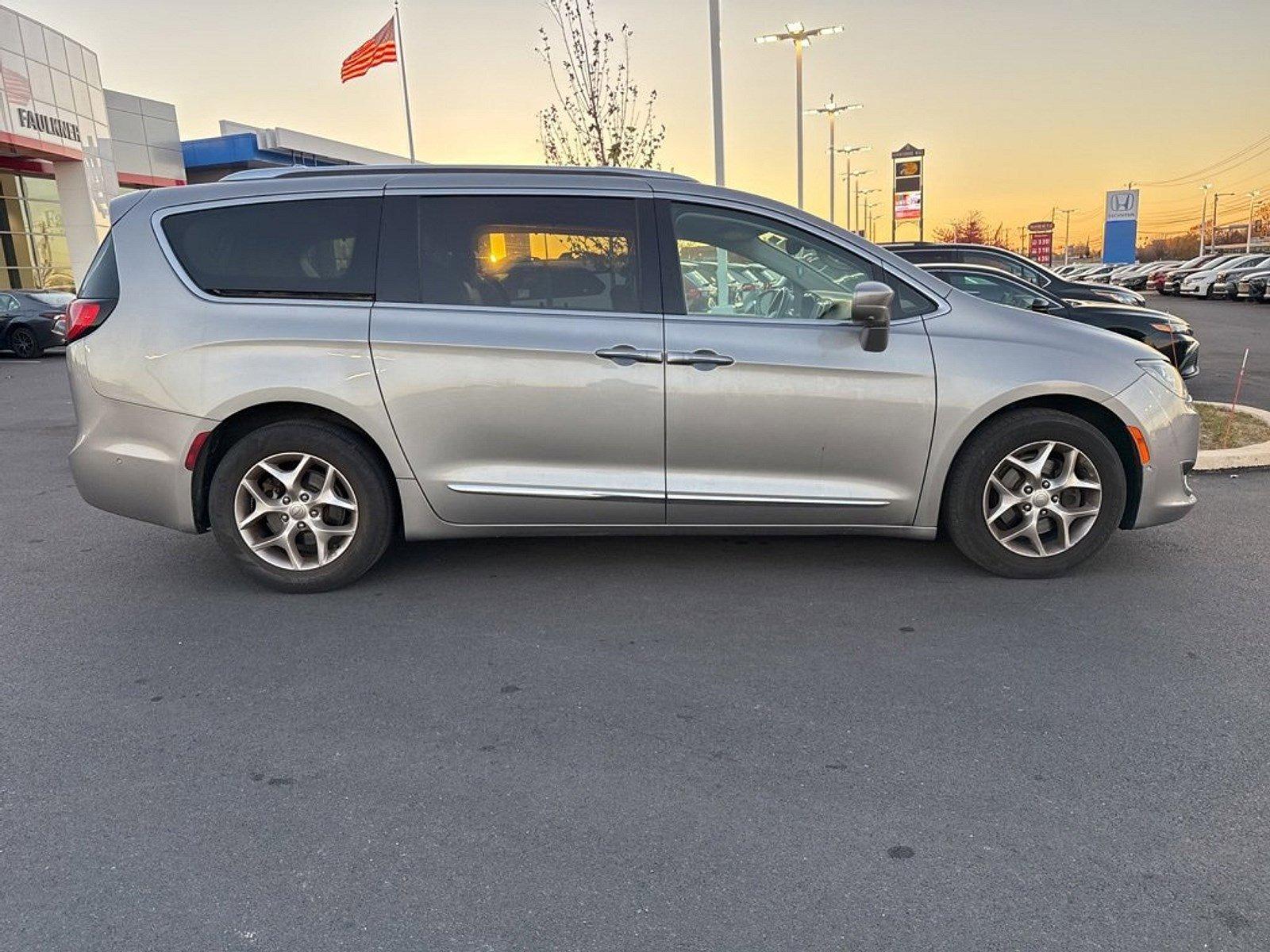 2017 Chrysler Pacifica Vehicle Photo in Harrisburg, PA 17111