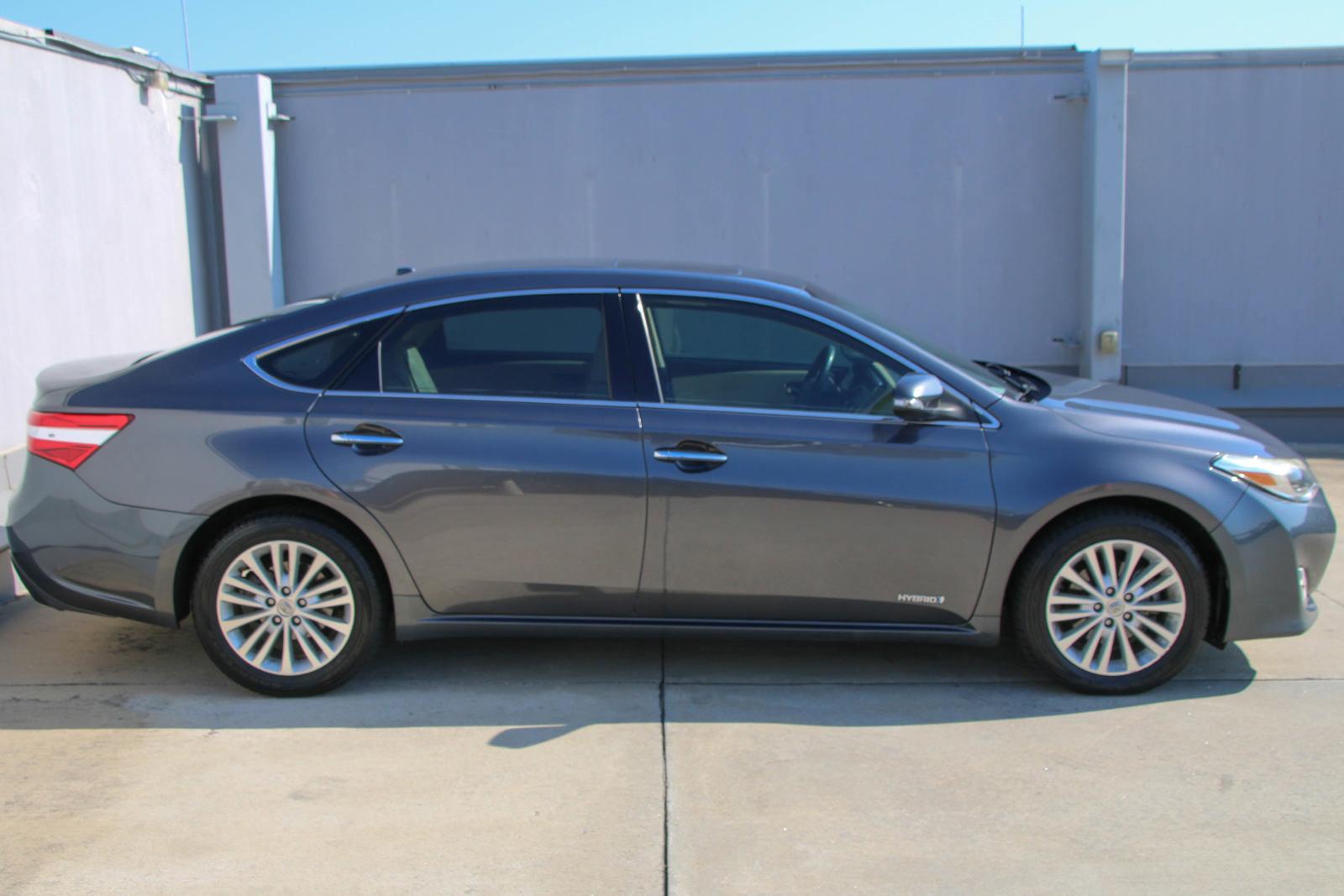 2013 Toyota Avalon Hybrid Vehicle Photo in SUGAR LAND, TX 77478