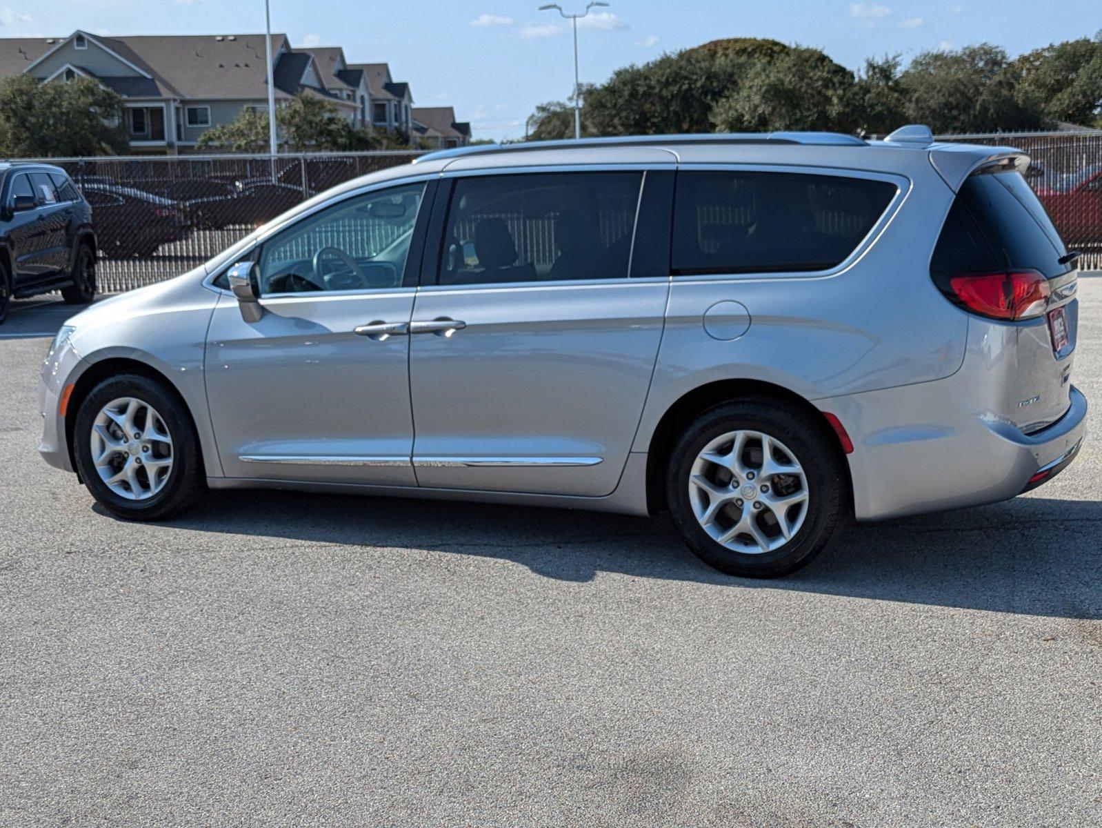 2020 Chrysler Pacifica Vehicle Photo in Corpus Christi, TX 78415