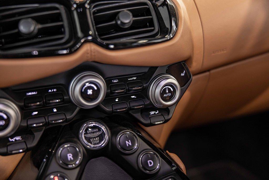 2019 Aston Martin Vantage Vehicle Photo in Saint Charles, IL 60174