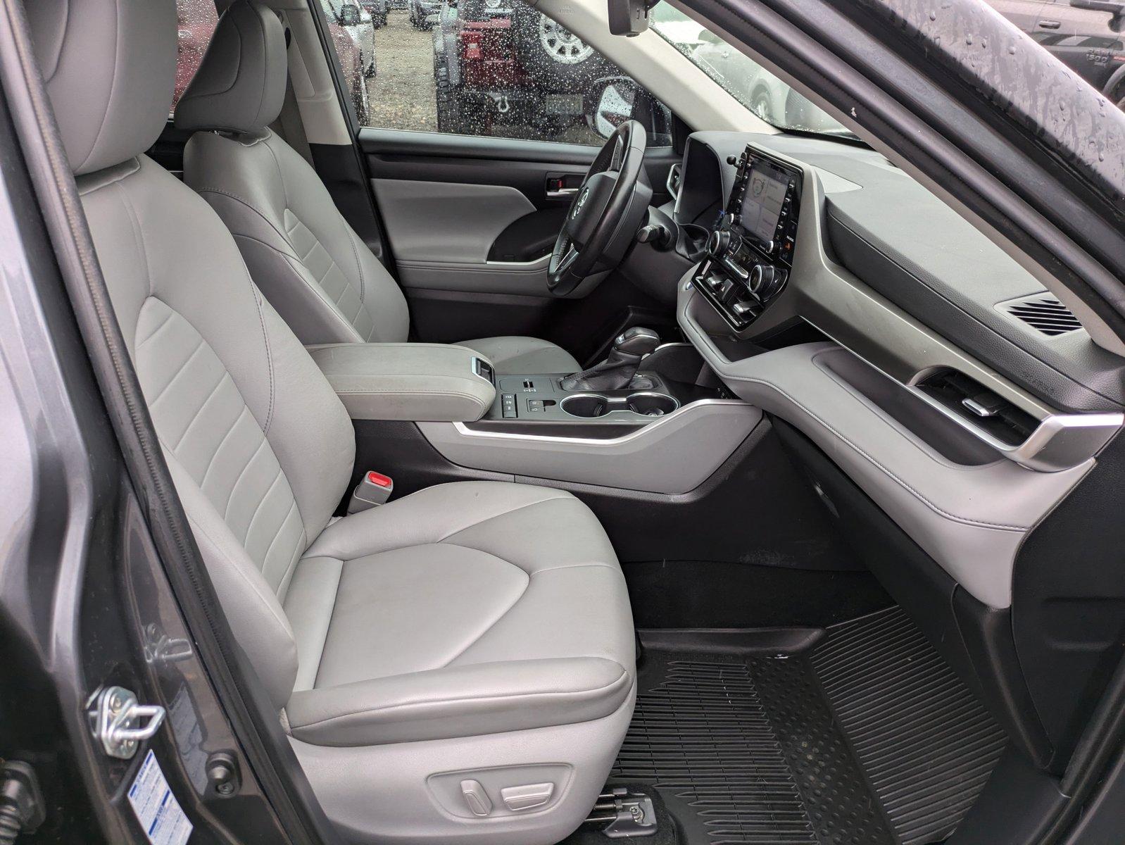 2020 Toyota Highlander Vehicle Photo in Spokane Valley, WA 99212