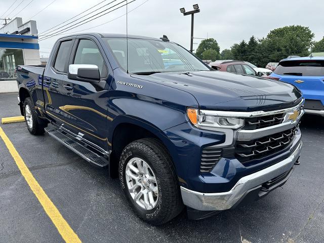 Used 2022 Chevrolet Silverado 1500 LT with VIN 1GCRDDEK3NZ511038 for sale in Gallipolis, OH