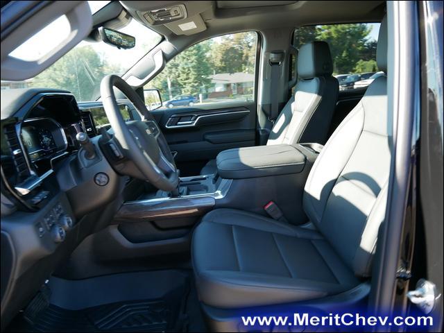 2025 Chevrolet Silverado 1500 Vehicle Photo in MAPLEWOOD, MN 55119-4794