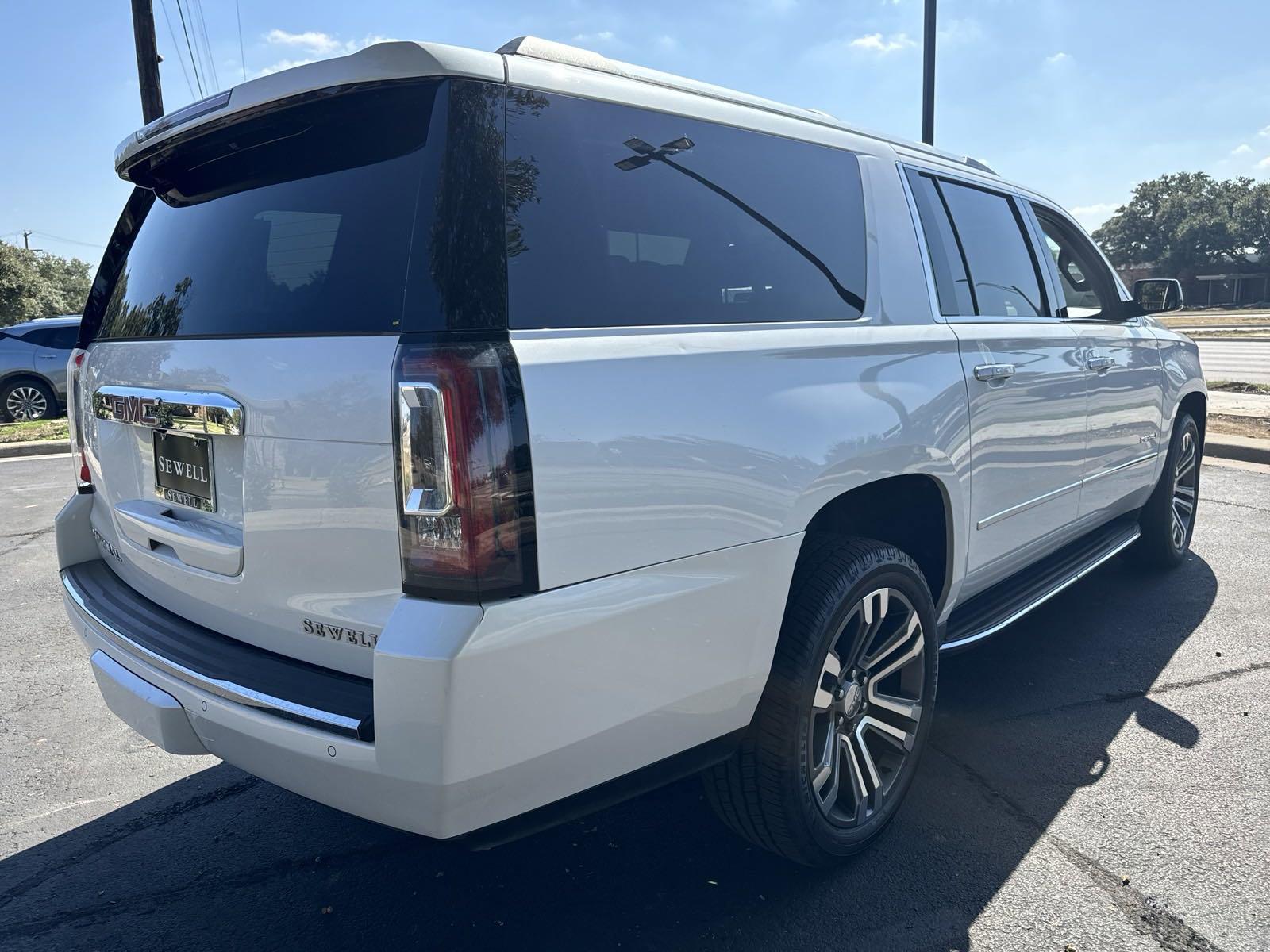 2017 GMC Yukon XL Vehicle Photo in DALLAS, TX 75209-3016