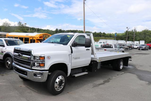 2024 Chevrolet Silverado 5500 HD Vehicle Photo in MONTICELLO, NY 12701-3853