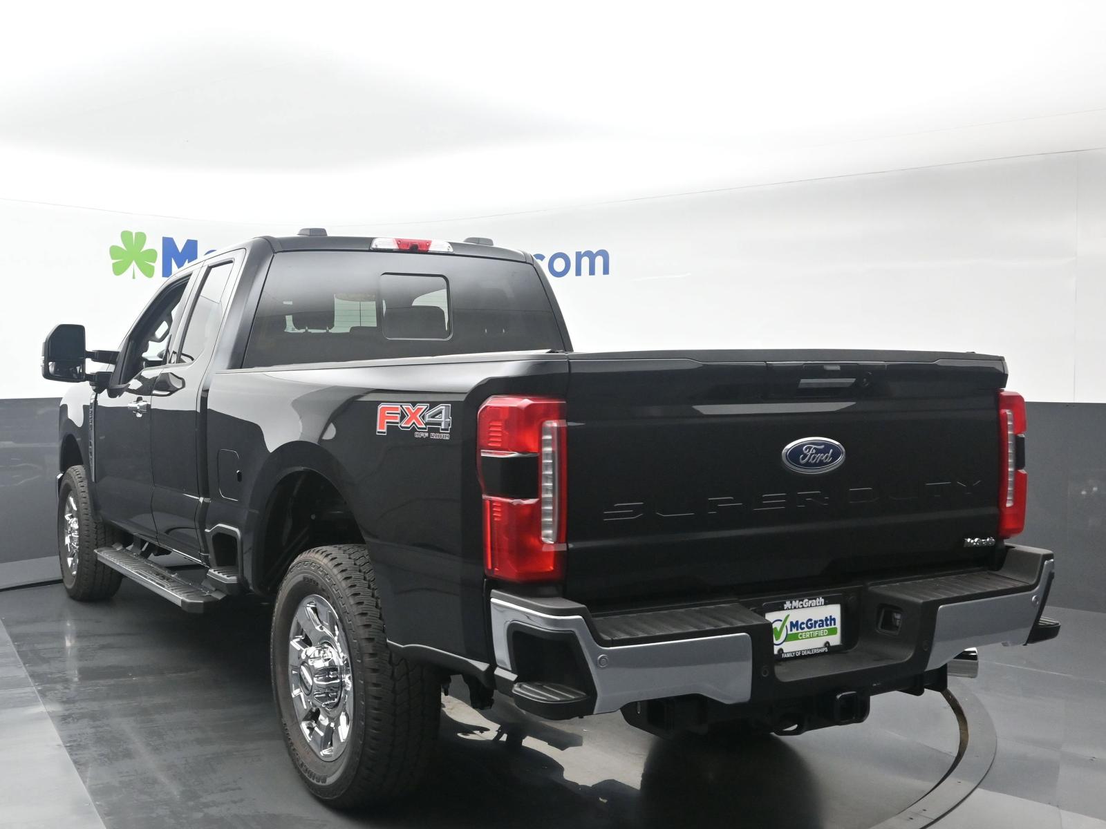 2023 Ford Super Duty F-250 SRW Vehicle Photo in Cedar Rapids, IA 52402