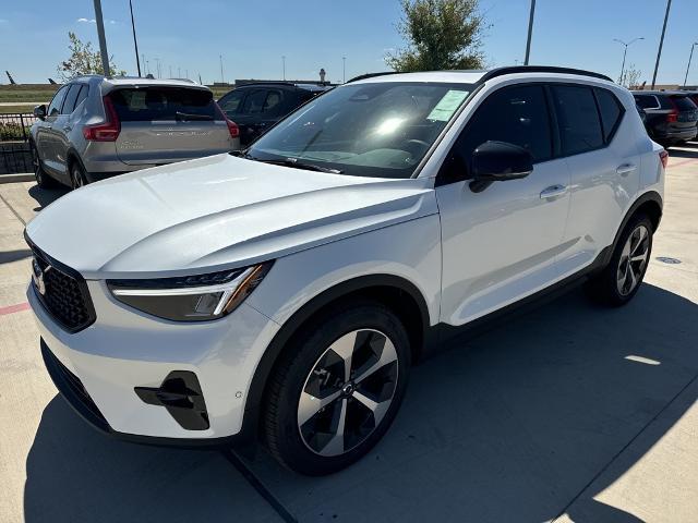 2025 Volvo XC40 Vehicle Photo in Grapevine, TX 76051