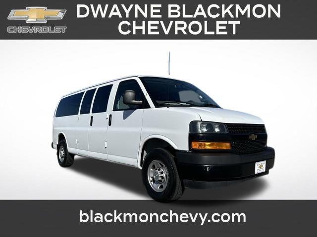 2023 Chevrolet Express Passenger Vehicle Photo in TUPELO, MS 38801-6508