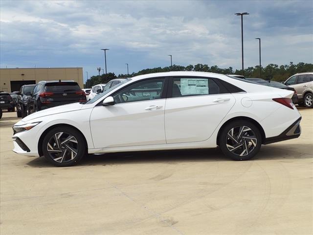 2024 Hyundai ELANTRA Vehicle Photo in Peoria, IL 61615