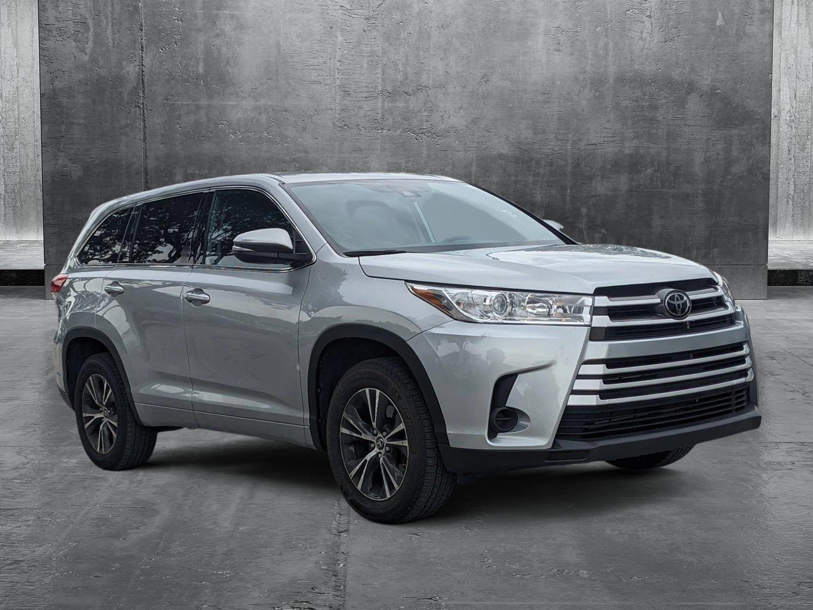 2018 Toyota Highlander Vehicle Photo in GREENACRES, FL 33463-3207